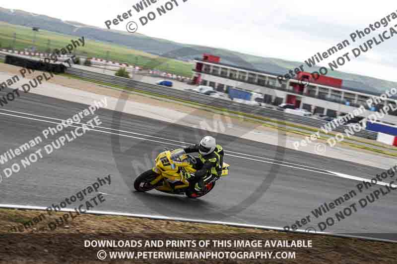 cadwell no limits trackday;cadwell park;cadwell park photographs;cadwell trackday photographs;enduro digital images;event digital images;eventdigitalimages;navarra;no limits trackdays;peter wileman photography;racing digital images;trackday digital images;trackday photos